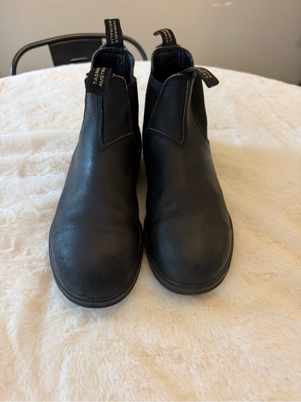 Blundstone Black Chelsea Boots - Slip-On Leather Ankle Boots